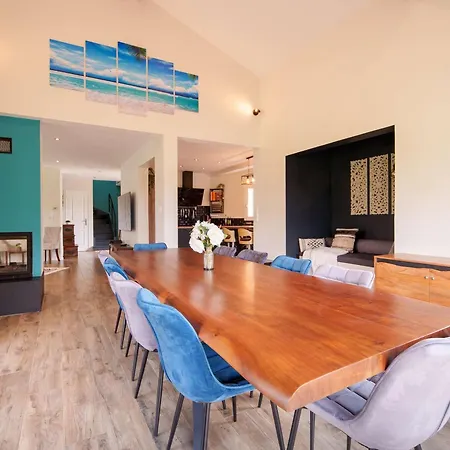 Villa 5 étoiles : Piscine Chauffée, 24 Pers., Proche - Fr-1-877-50 *